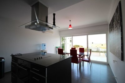 Luxury Side Villa - Peaceful Location - Kitchen diner