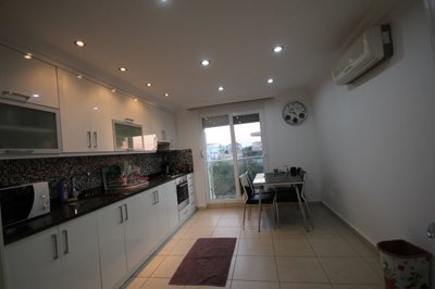 Side 3-Bed Penthouse - Resort Complex - Separate kitchen/diner