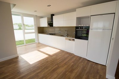 3-Bed Garden Apartments - Side - Garden view modern kitchen