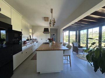 Charming Golf Villa In Bodrum For Sale - A fabulous fully fitted kitchen with island