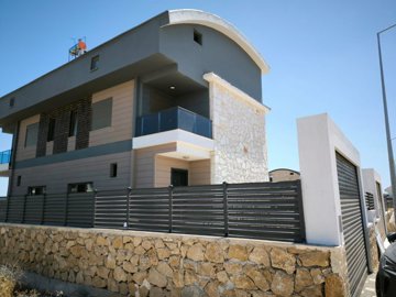 Newly-Built-Belek-Villa-For-Sale - Main-view-of-the-villa-with-private-pool