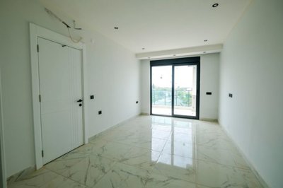 Newly Built Alanya Duplex Penthouse for Sale in Oba - Bright and airy bedroom