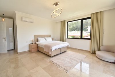 An Immaculate Detached Villa  For Sale with Pool In Fethiye - Ground floor spacious double bedroom with ensuite