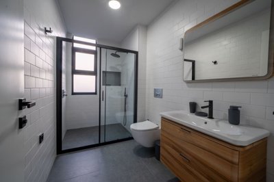 A Stylish Uzumlu Bungalow For Sale - Ensuite luxurious bathroom