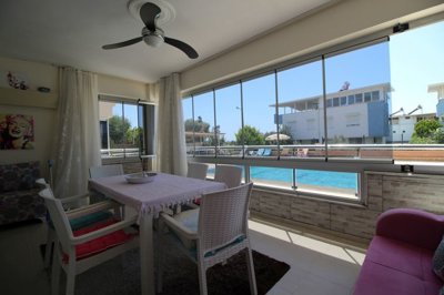 An Unmissable Two-Bed Apartment In Didim For sale - Dining area on the balcony