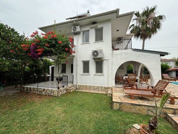 A Charming Traditional Dalyan Property For Sale - Lush lawns and established plants