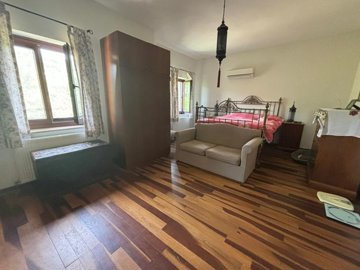 A Rural Dalyan Bungalow For Sale - Huge rooms with wood flooring