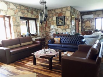 A Rural Dalyan Bungalow For Sale - Stunning traditional feel in the lounge