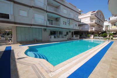 An Unmissable Two-Bedroom Didim Property For Sale – View of the apartment complex with communal pool