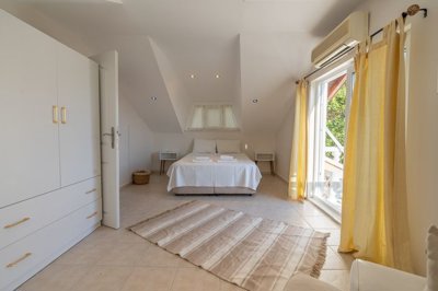 A Minimalistic Attic Duplex Apartment in Gocek For Sale - A very spacious, sun filled double bedroom