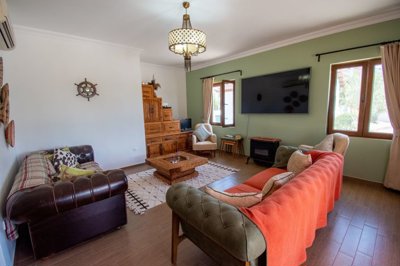 A Gorgeous Bespoke Calis Bungalow For Sale - Lounge with a traditional feel