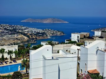Superb Terrace Apartment In Bodrum For Sale - Magnificent sea and island views