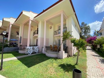 Adorable 3-bedroom semi detached Triplex villa for sale - A modern villa with pretty gardens