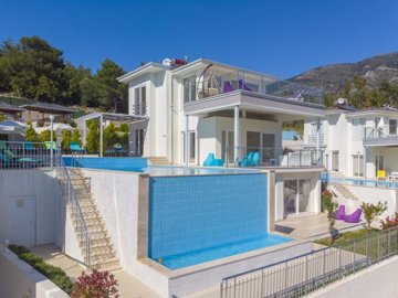 A Glamorous 4-Bedroom Fethiye Property For Sale - Stunning exterior spaces