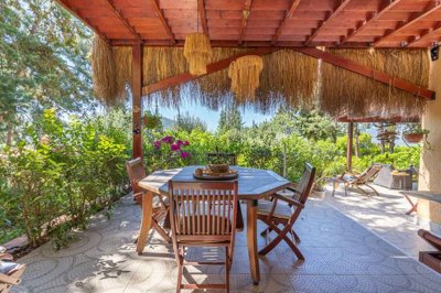 Detached 2-Bedroom Property For Sale In Fethiye - Outdoor dining