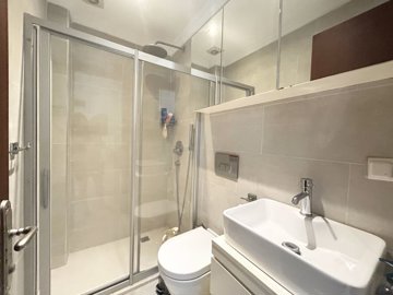 An Elegant Sea View Apartment For Sale In Bodrum - Ensuite bathroom