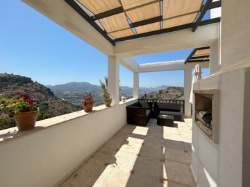 An Elegant Sea View Apartment For Sale In Bodrum - Covered roof terrace with sea views