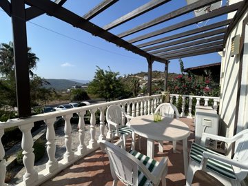 A Pretty Bodrum Apartment For Sale In Mugla, Milas - A sun-drenched balcony