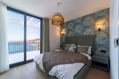 Prestigious Seafront Villas And Apartments In Bodrum – Gorgeous double bedroom with balcony