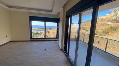 Impressive Sea View Villa In Alanya For Sale – Huge bedroom with amazing sea views and balcony