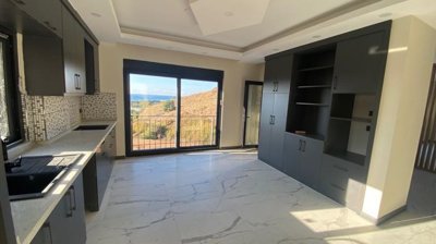 Impressive Sea View Villa In Alanya For Sale – Large modern fully fitted kitchen