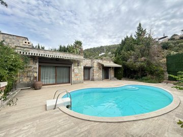 A Traditional Stone Villa And Guest House For Sale In Bodrum - Large private pool and sun terraces