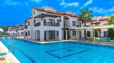 Upscale Apartments & Villas  For Sale In Belek, Antalya - Gorgeous apartment blocks and shared pool