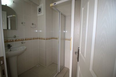 Delightful Furnished Apartment For Sale In Altinkum – Ensuite bathroom