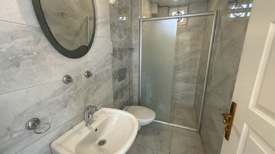 A Bright & Airy Apartment In Antalya For Sale - Main bathroom