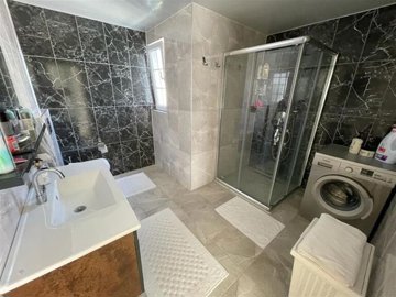 A Glamorous Villa With A Private Pool For Sale in Belek, Antalya - Main bathroom