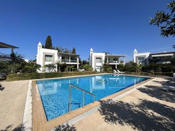 A Delightful Apartment In Bodrum For Sale - Communal pool and sun terraces