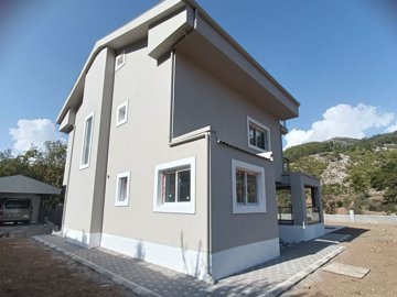 Elaborate Villa For Sale In Fethiye – A large triplex villa with huge private plot