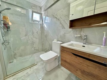 A Exquisite Bespoke Uzumlu Bungalow For Sale - Ensuite bathroom in the master bedroom