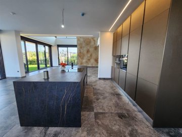 An Ultra-Modern Villa With A Private Pool For Sale in Belek, Antalya - Kitchen with island