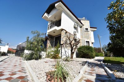 Private Traditional Stone Villa For Sale In Fethiye - Easy to maintain garden