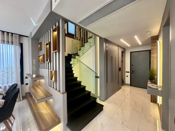 Detached Sea View, Smart Home Kusadasi Villas - Entrance hallway and staircase