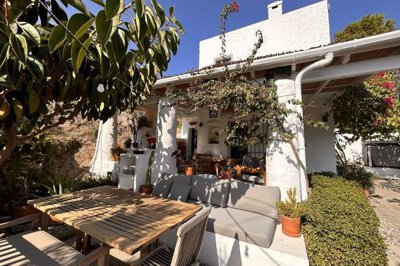 A Unique Coastal Stone House For Sale In Bodrum - Stunning mature garden