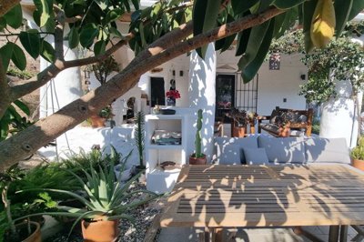 A Unique Coastal Stone House For Sale In Bodrum - Outdoor dining areas