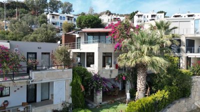 A Serene 2-Bedroom Apartment In Bodrum For Sale - A pretty apartment with sea views