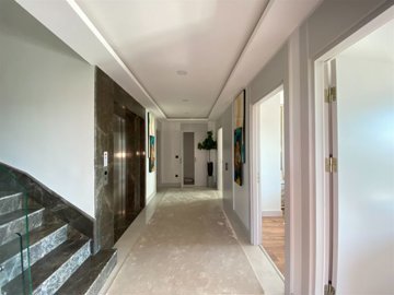 Newly Built Ultra-Modern Istanbul Villas For Sale in Silivri - Ground floor hallway