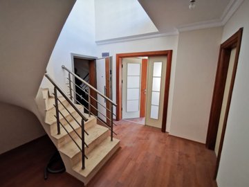 A Sea View Kusadasi Duplex Apartment For Sale With On-Site Facilities - Apartment entrance hallway