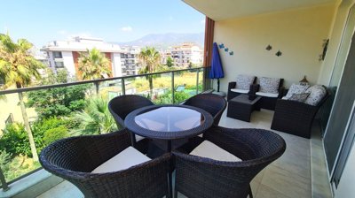 Fully Furnished Apartment For Sale In Alanya – A gorgeous balcony with garden views