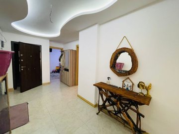 An Impressive Modern Kusadasi Apartment For Sale - Apartment entrance hallway