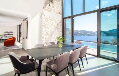 A High-End Sea-View Villa In Kalkan For Sale - Bright and airy dining space