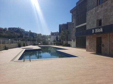 Modern Apartment Near The Beach In Kusadasi For Sale - Communal pool and sun terraces