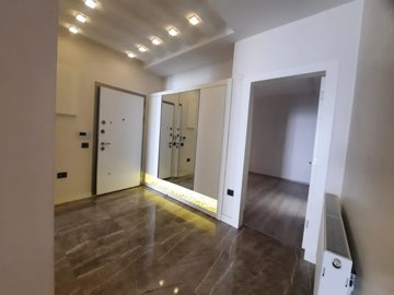 Modern Apartment Near The Beach In Kusadasi For Sale - Entrance hallway