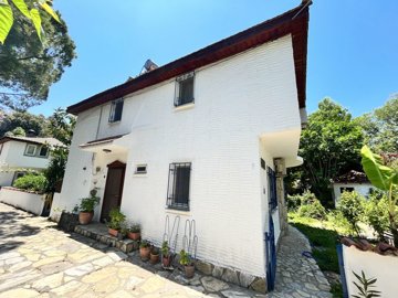 A Countryside Property For Sale In Dalyan - A traditional property