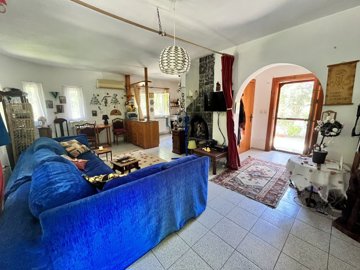 A Countryside Property For Sale In Dalyan - Open-plan living room and kitchen