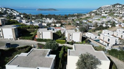 Beautiful Sea-View Apartment For Sale In Bodrum – In a complex with sea views