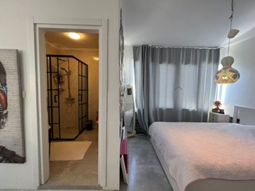 Spotless 3-Bedroom Duplex Apartment In Yalikavak, Bodrum Is For Sale - Master bedroom with ensuite